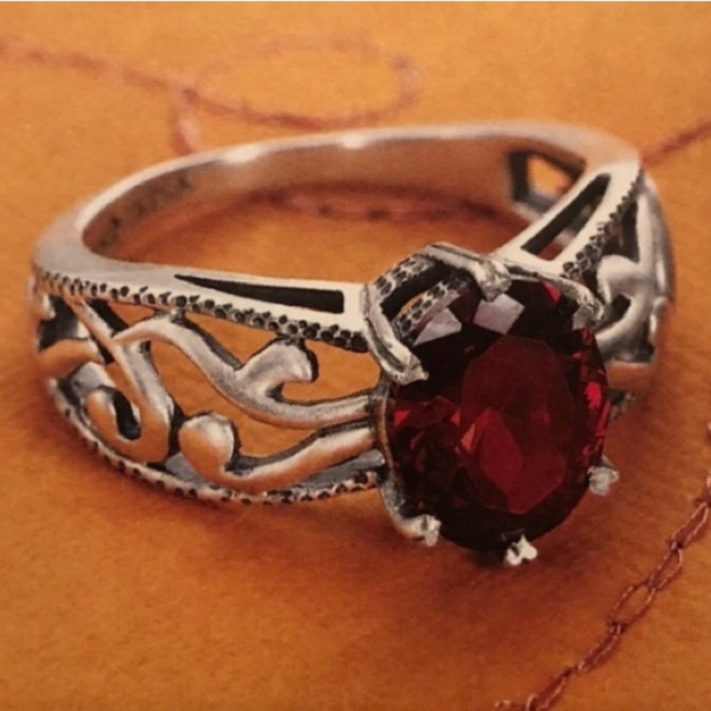 Silpada Sterling Silver and Garnet Cubic Zirconia Villa Ring R2751 Size 6